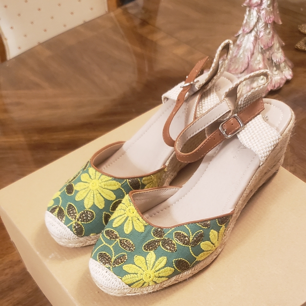 Patrizia size 40 sandals